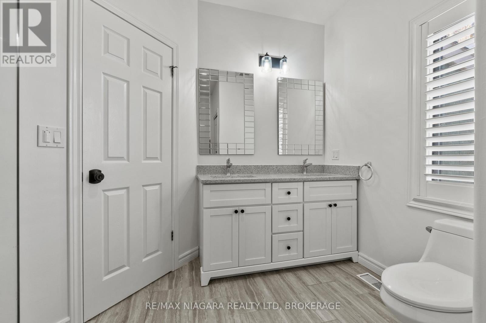 12 Pinot Trail, Niagara-On-The-Lake, Ontario  L0S 1J0 - Photo 16 - X12795810