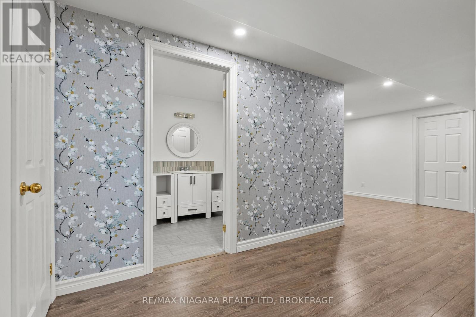 12 Pinot Trail, Niagara-On-The-Lake, Ontario  L0S 1J0 - Photo 25 - X12795810