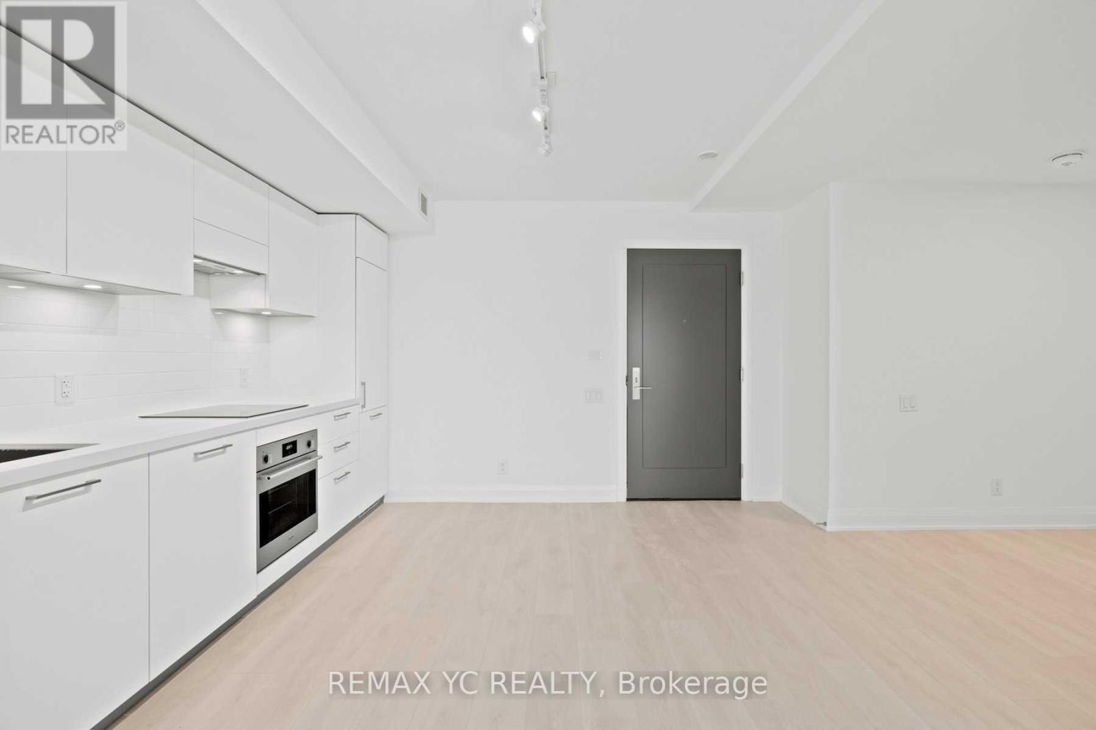 615 - 33 Frederick Todd Way, Toronto, Ontario  M4G 0C9 - Photo 2 - C12795878