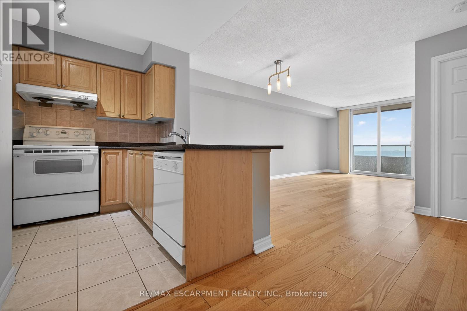 2301 - 61 Town Centre Court, Toronto, Ontario M1P 5C5 - Photo 3 - E12795844