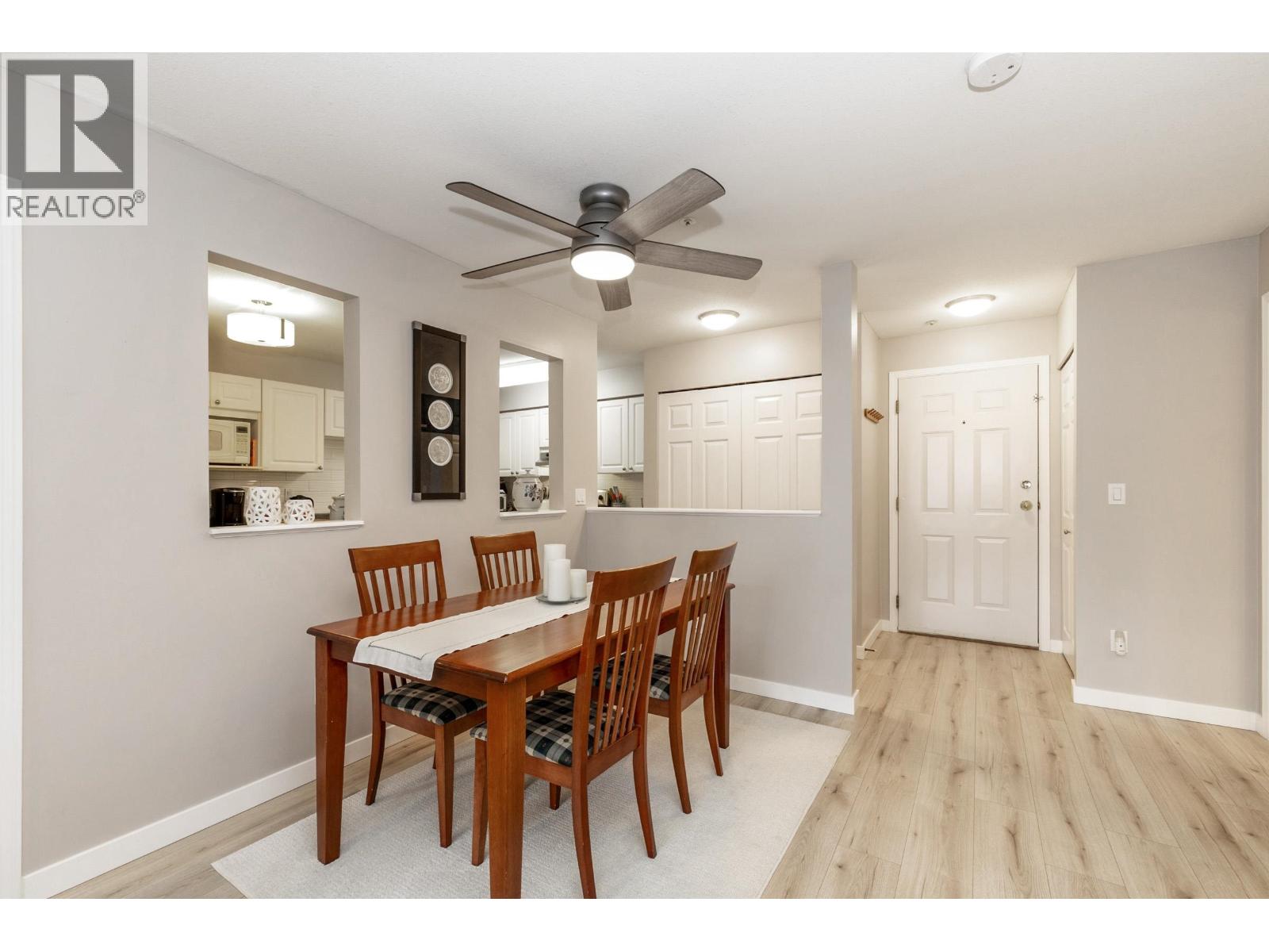 304 3065 Primrose Lane, Coquitlam, British Columbia  V3B 7P7 - Photo 6 - R3090431