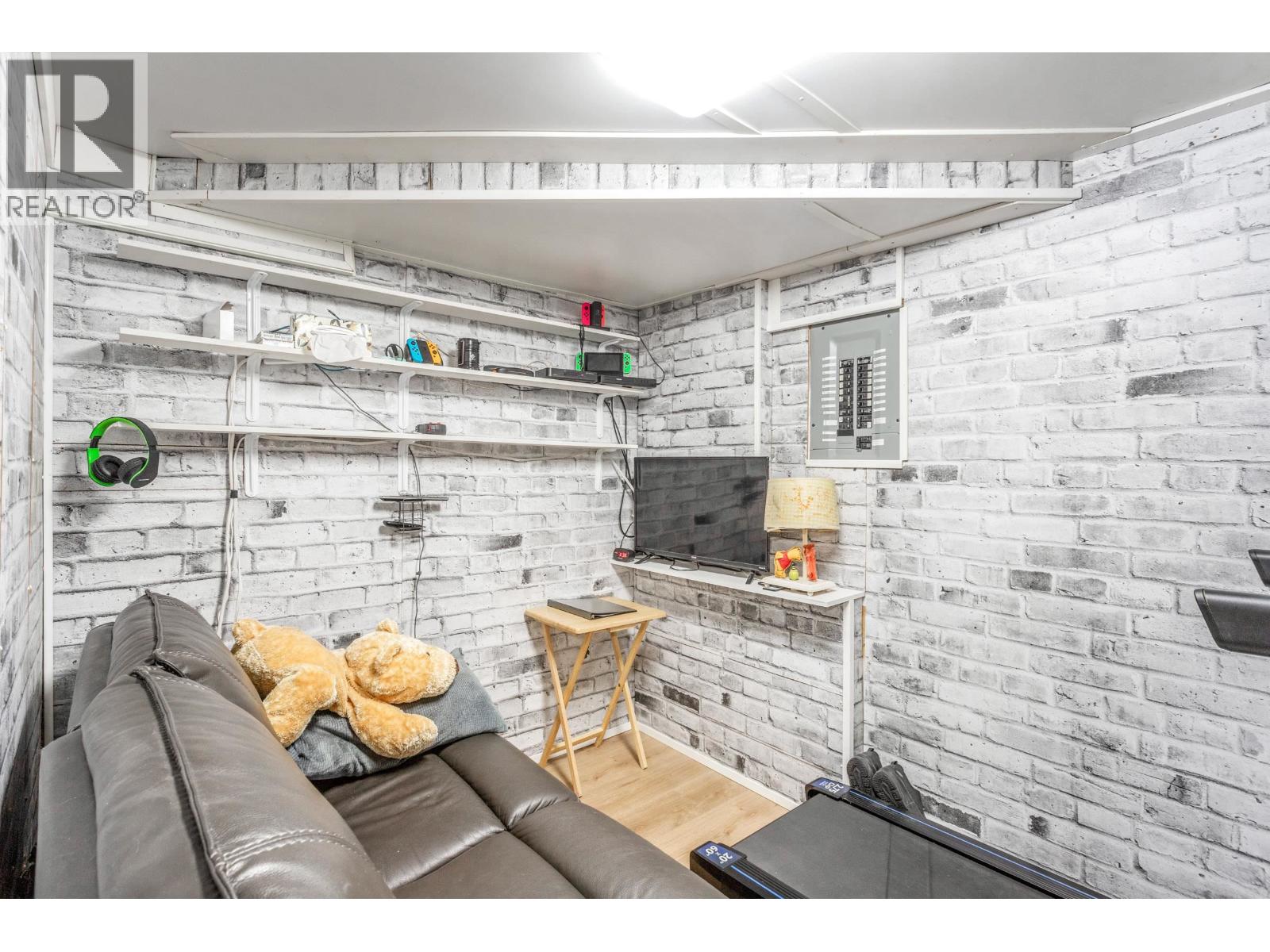 8918 Ganymede Place, Burnaby, British Columbia  V3J 1A1 - Photo 16 - R3090408