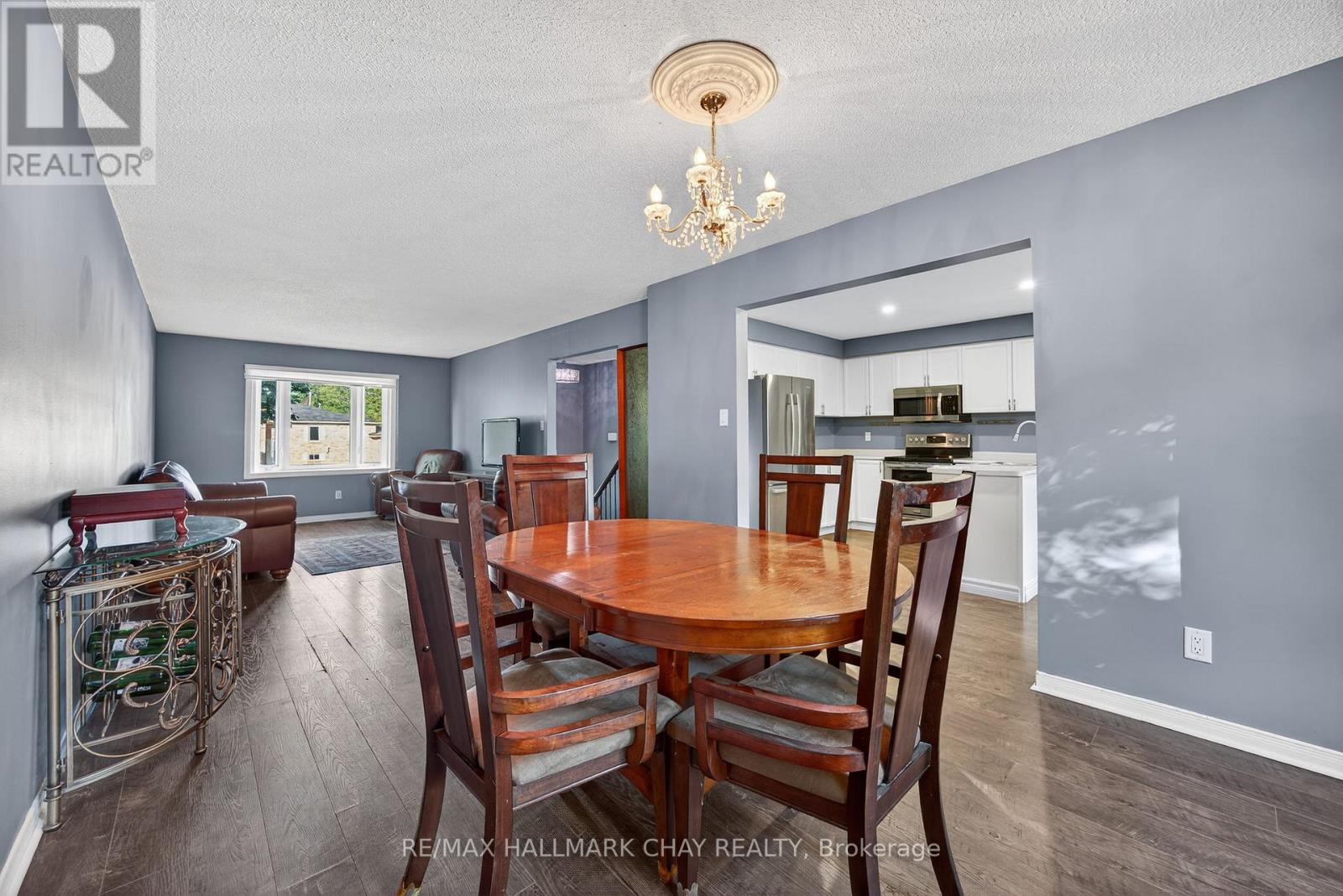 37 Mccarthy Crescent, Essa, Ontario  L0M 1B3 - Photo 10 - N12795852