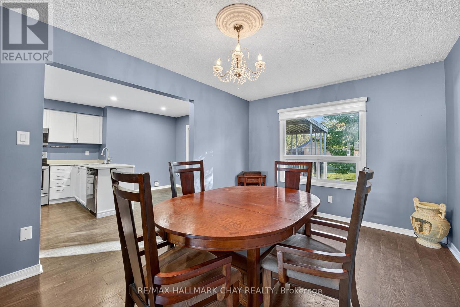 37 Mccarthy Crescent, Essa, Ontario  L0M 1B3 - Photo 11 - N12795852