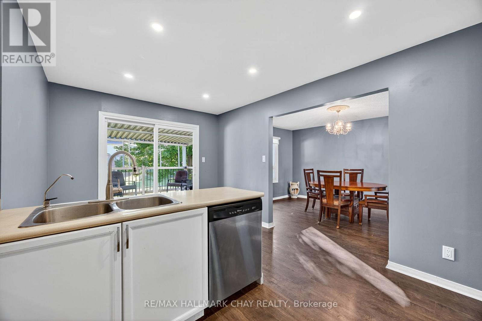 37 Mccarthy Crescent, Essa, Ontario  L0M 1B3 - Photo 14 - N12795852