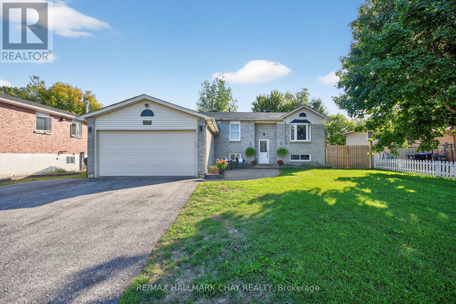 37 Mccarthy Crescent, Essa, Ontario  L0M 1B3 - Photo 2 - N12795852