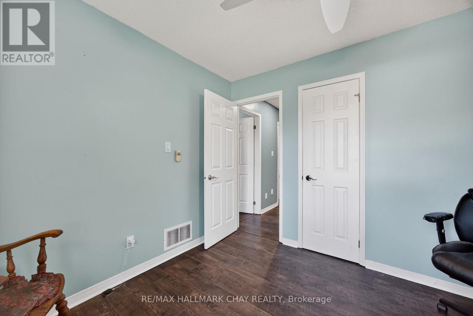 37 Mccarthy Crescent, Essa, Ontario  L0M 1B3 - Photo 21 - N12795852