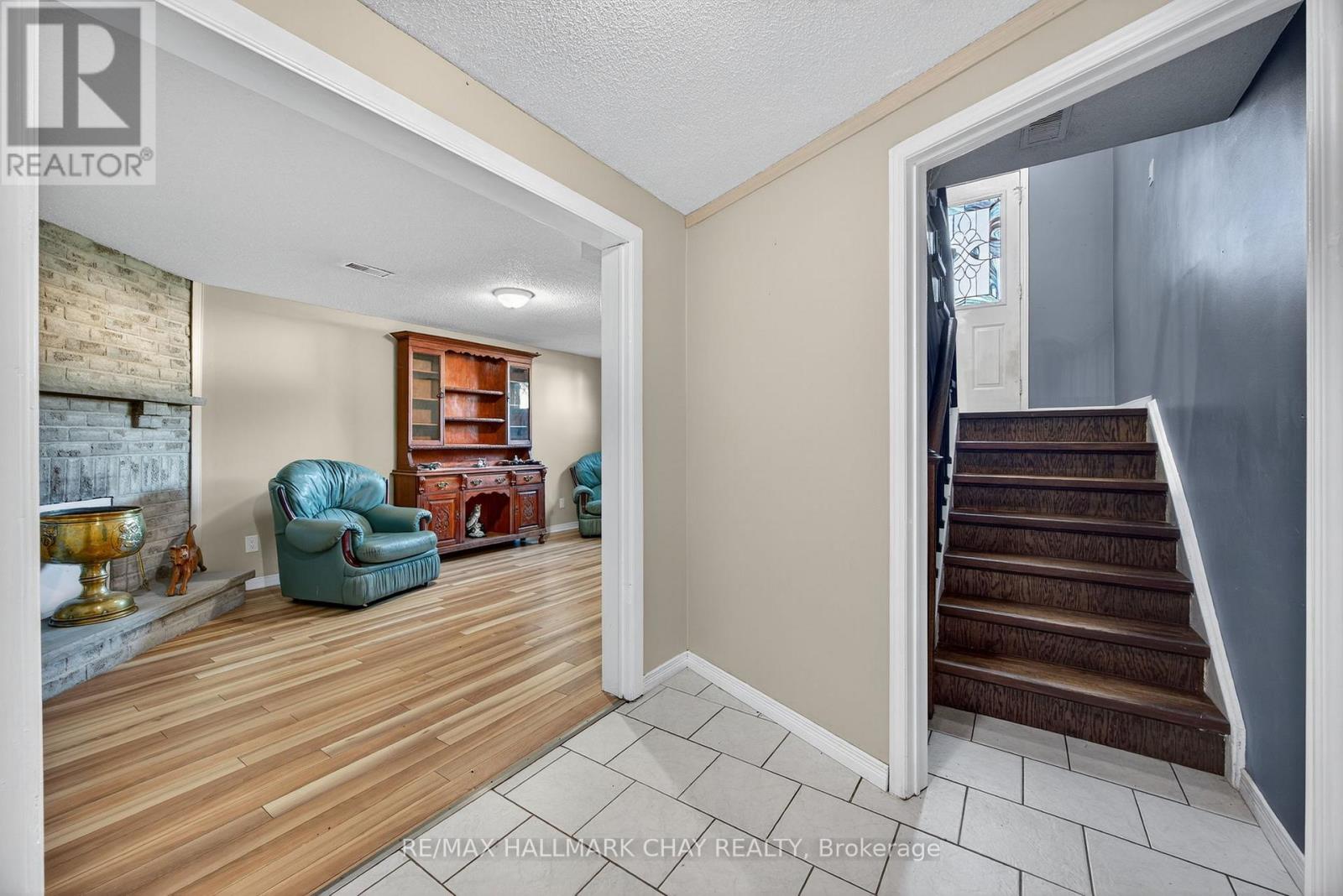 37 Mccarthy Crescent, Essa, Ontario  L0M 1B3 - Photo 24 - N12795852