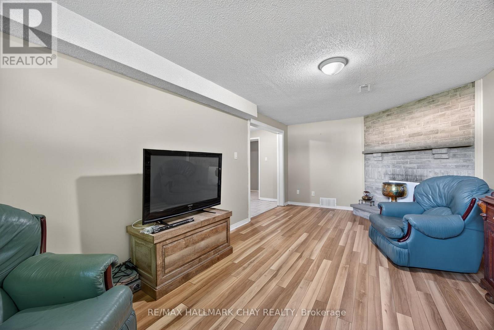 37 Mccarthy Crescent, Essa, Ontario  L0M 1B3 - Photo 26 - N12795852