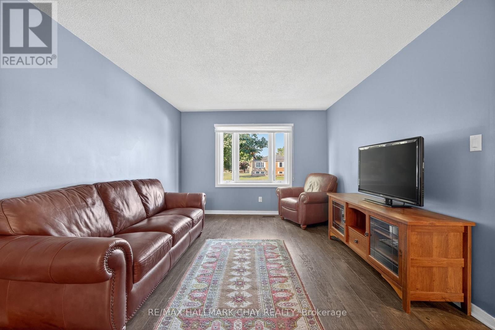37 Mccarthy Crescent, Essa, Ontario  L0M 1B3 - Photo 6 - N12795852
