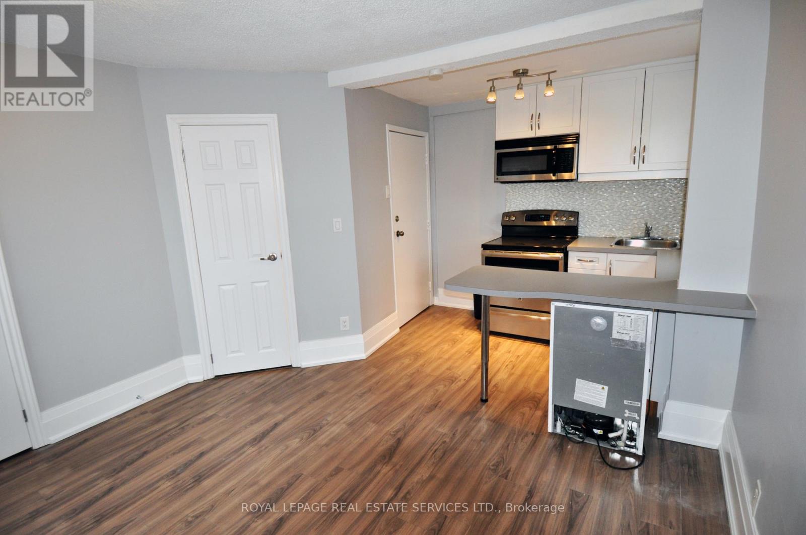 2 - 271 Albany Avenue, Toronto, Ontario  M5R 3C7 - Photo 4 - C12795806