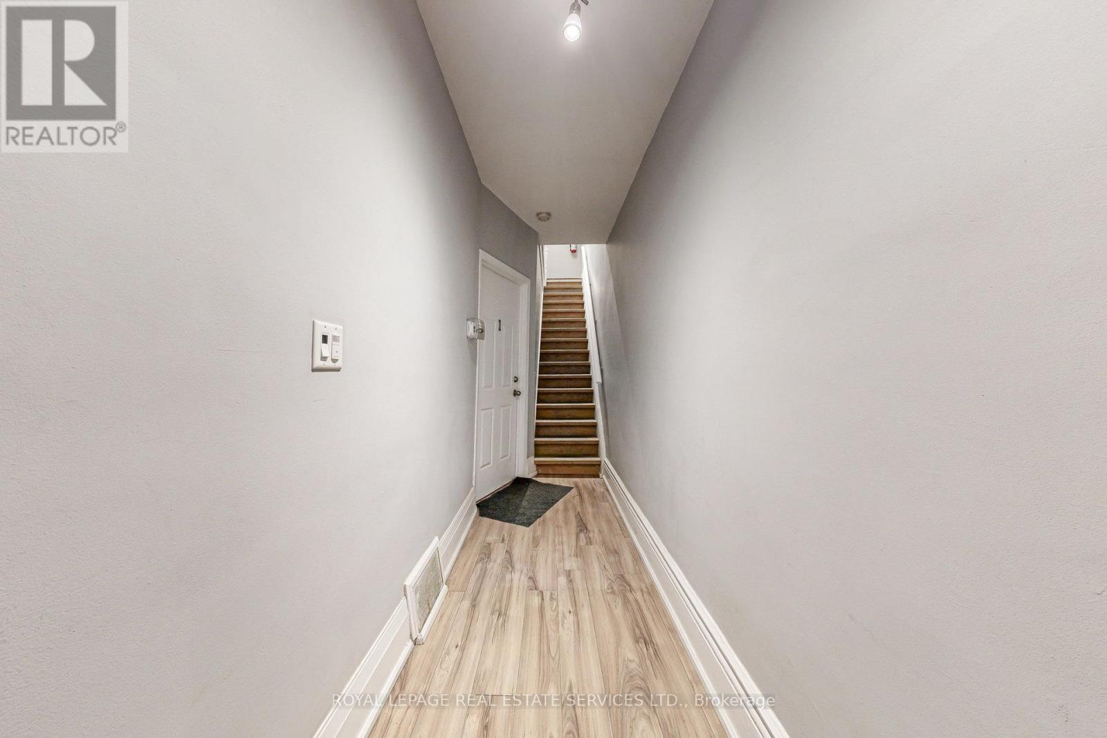 2 - 271 Albany Avenue, Toronto, Ontario  M5R 3C7 - Photo 9 - C12795806