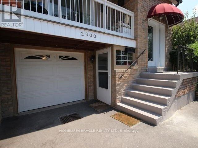 2500 Cobbinshaw Circle, Mississauga, Ontario  L5N 2G3 - Photo 4 - W12755986