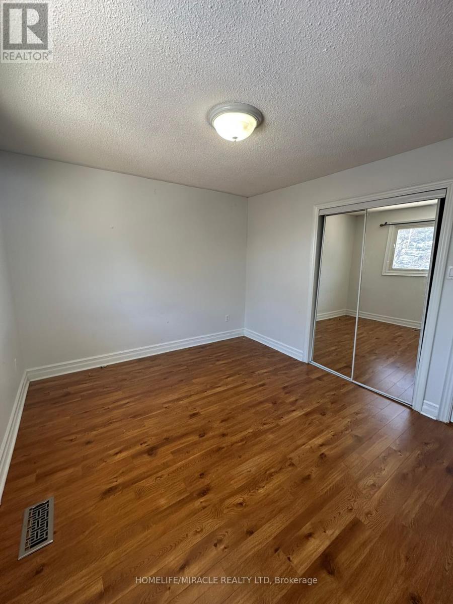 2500 Cobbinshaw Circle, Mississauga, Ontario  L5N 2G3 - Photo 19 - W12755986