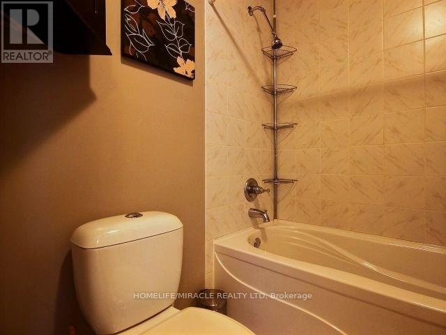 2500 Cobbinshaw Circle, Mississauga, Ontario  L5N 2G3 - Photo 13 - W12755986