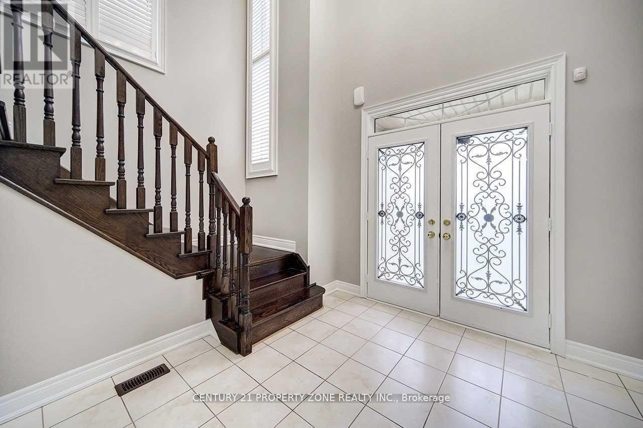 41 Timbercove Road, Brampton (Credit Valley), Ontario  L6Y 0Y2 - Photo 3 - W12795850