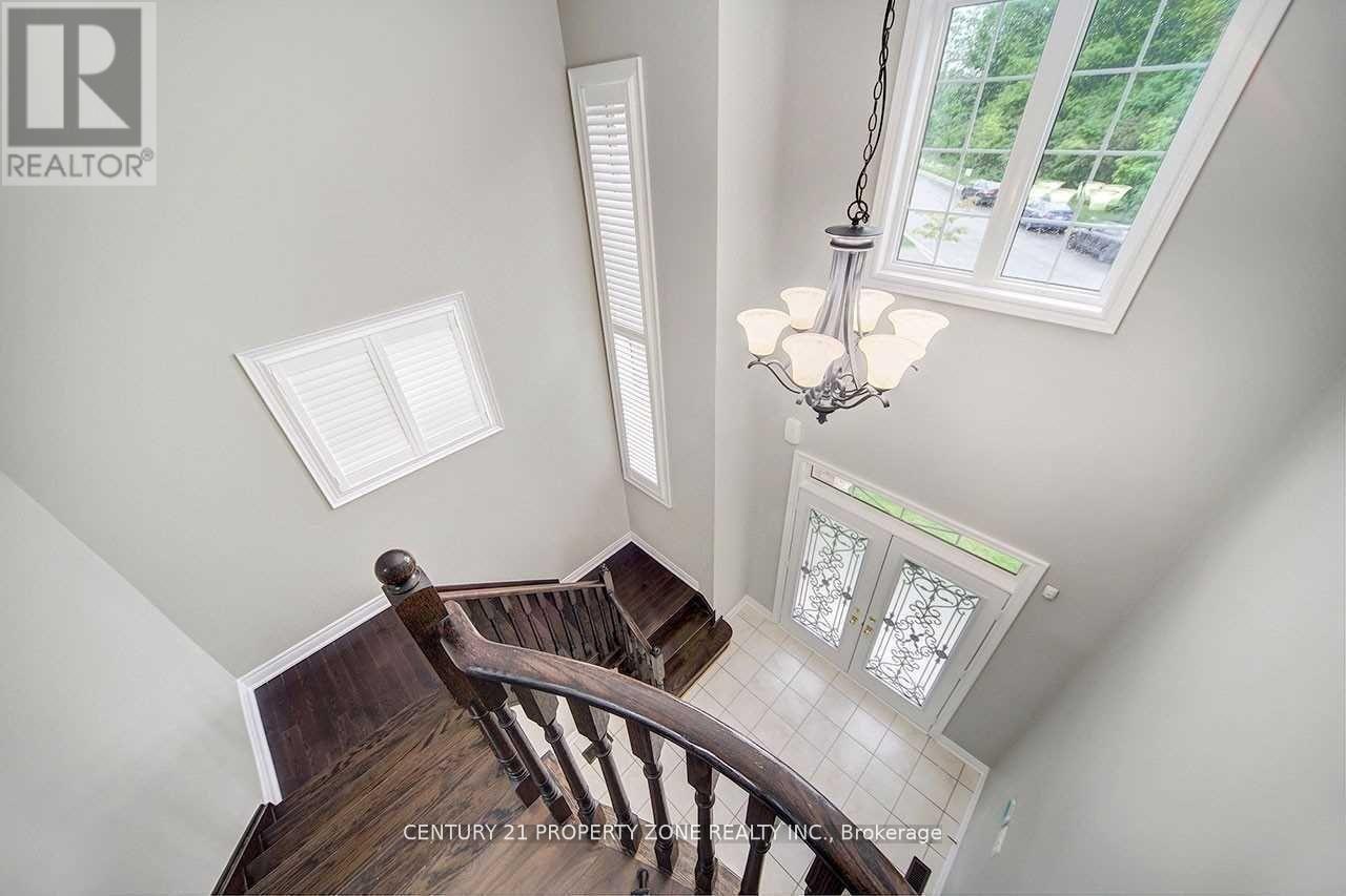 41 Timbercove Road, Brampton (Credit Valley), Ontario  L6Y 0Y2 - Photo 4 - W12795850