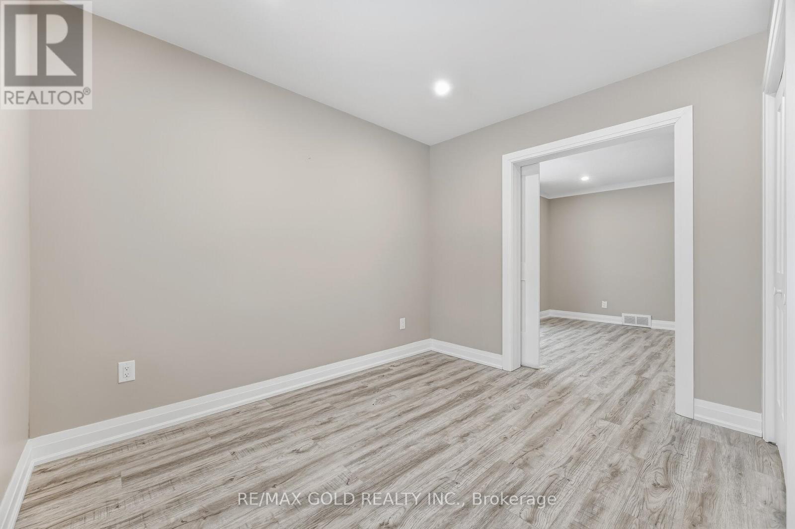 4445 Simcoe Street, Niagara Falls, Ontario  L2E 1T7 - Photo 13 - X12795840