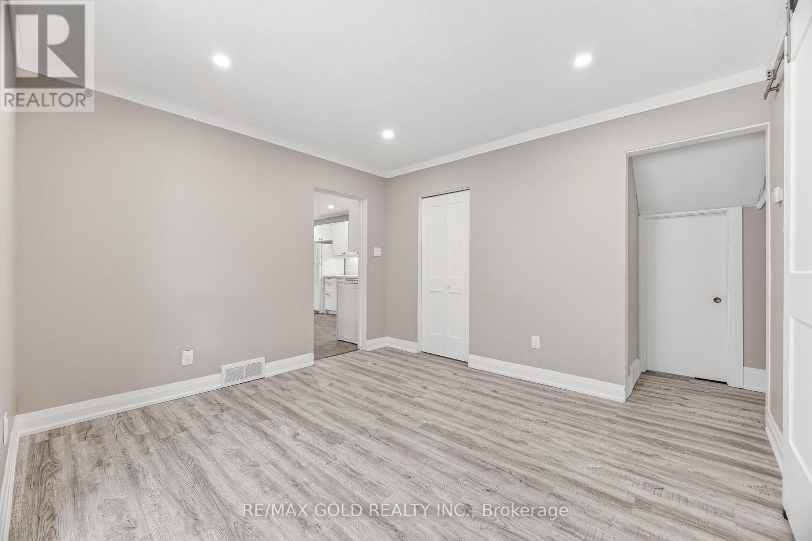 4445 Simcoe Street, Niagara Falls, Ontario  L2E 1T7 - Photo 17 - X12795840