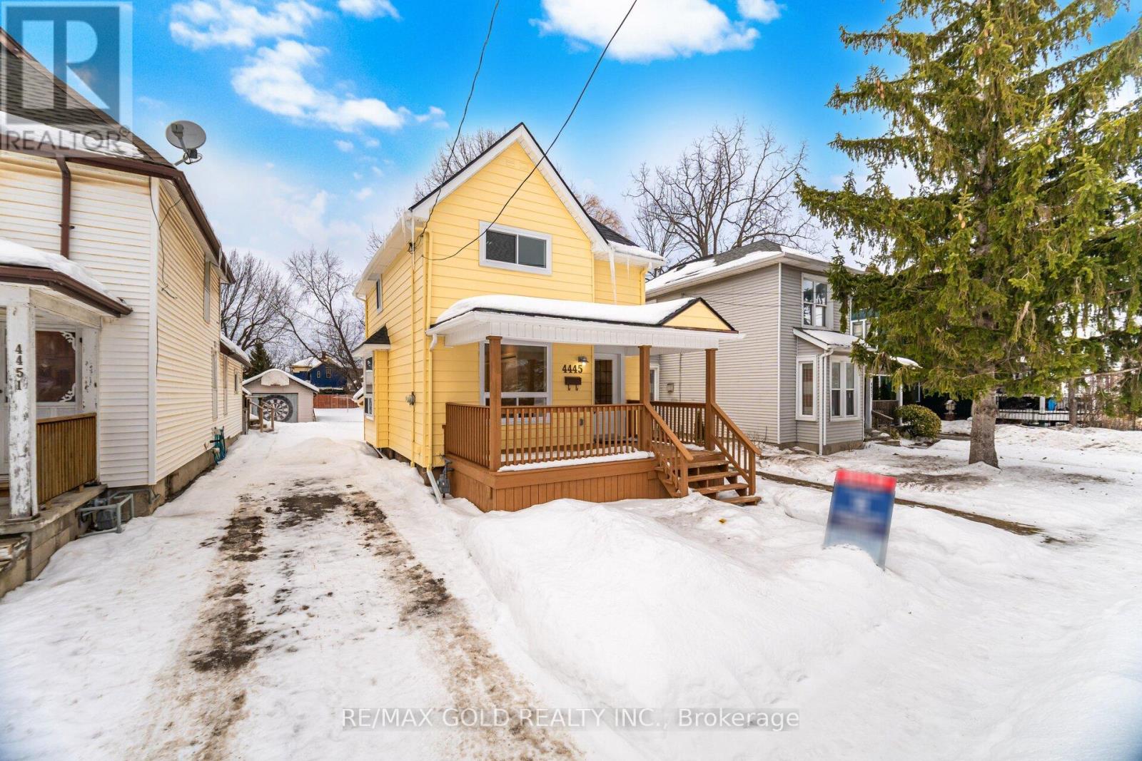 4445 Simcoe Street, Niagara Falls, Ontario  L2E 1T7 - Photo 4 - X12795840