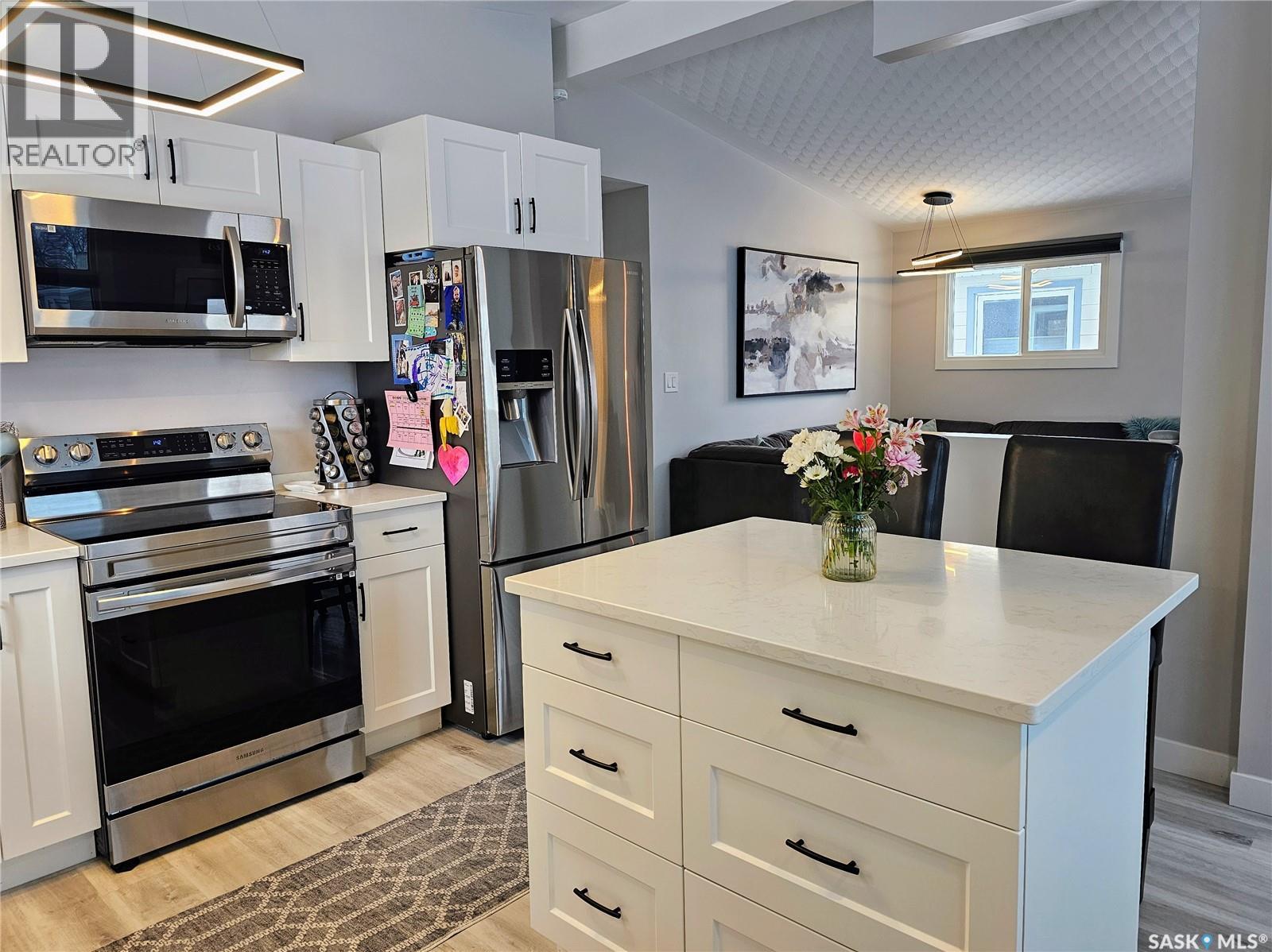 25 King Crescent, Humboldt, Saskatchewan  S0K 2A0 - Photo 3 - SK028753