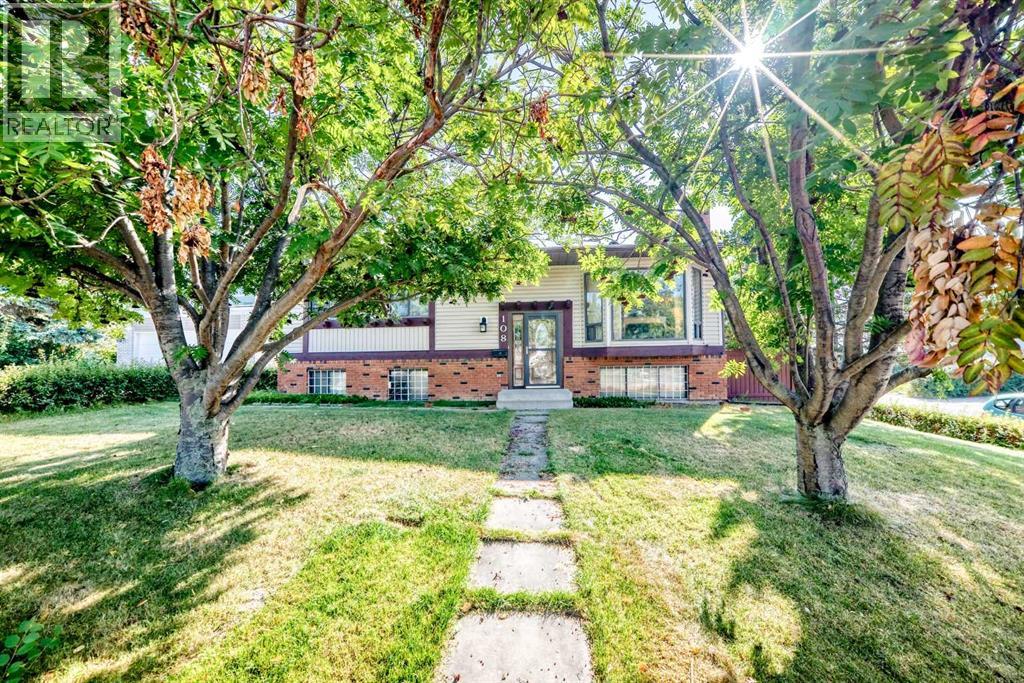 108 Jensen Place Ne, Airdrie, Alberta  T4B 1P2 - Photo 3 - A2258501