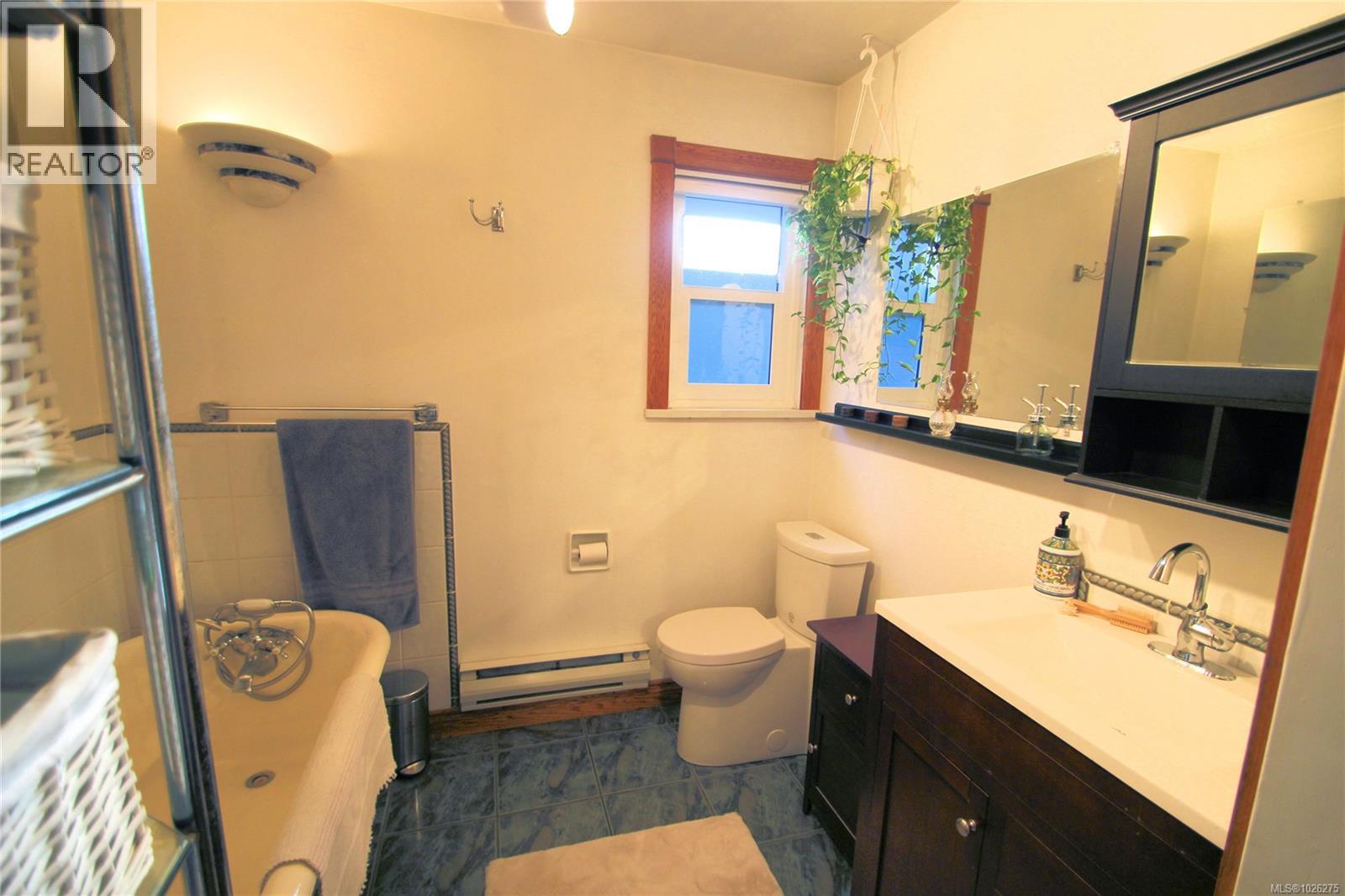 559 Blitz Rd, Mayne Island, British Columbia  V0N 2J1 - Photo 22 - 1026275