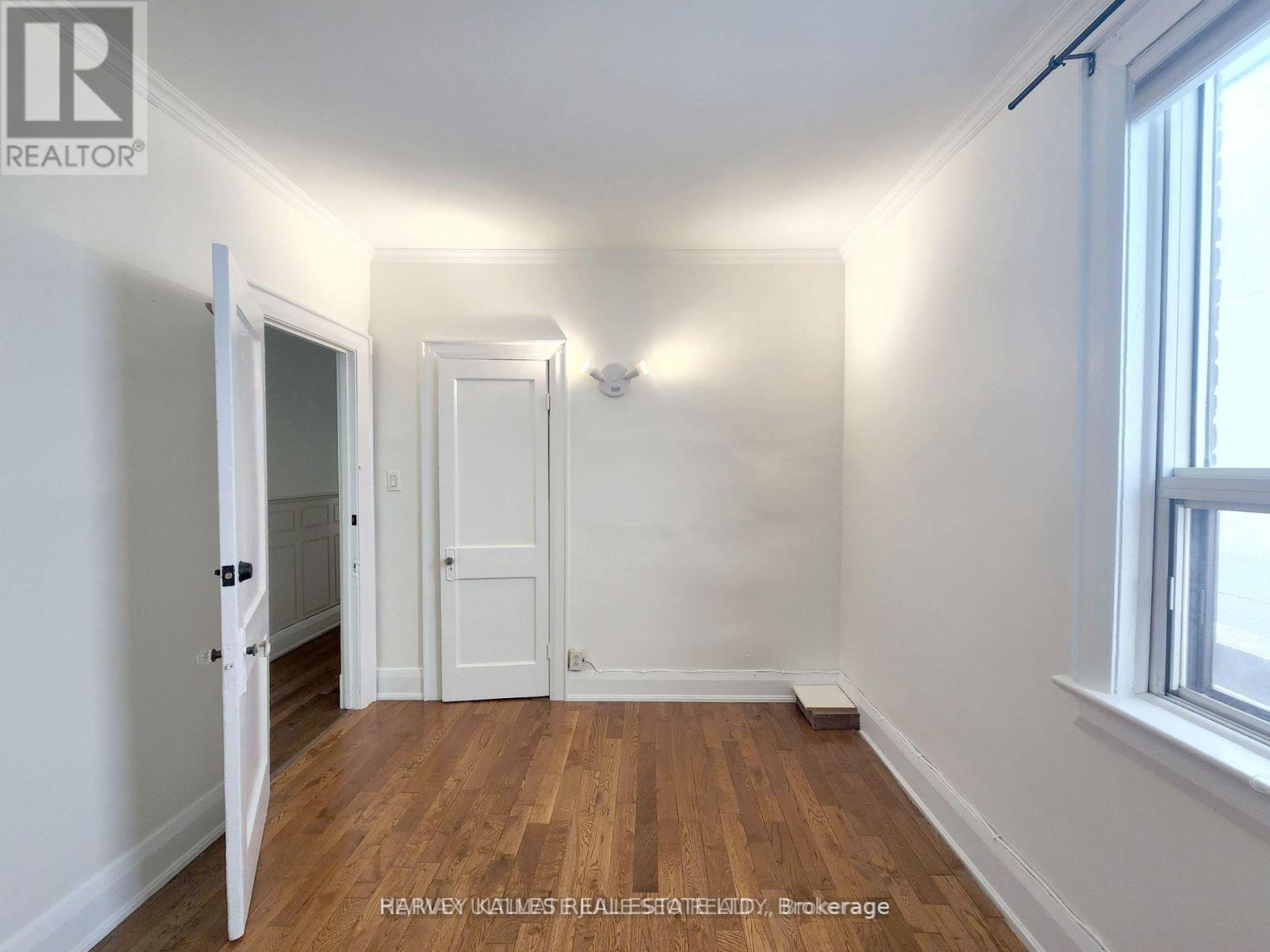 2nd Flr - 832 St Clair Avenue, Toronto, Ontario  M6C 1C1 - Photo 5 - C12794606