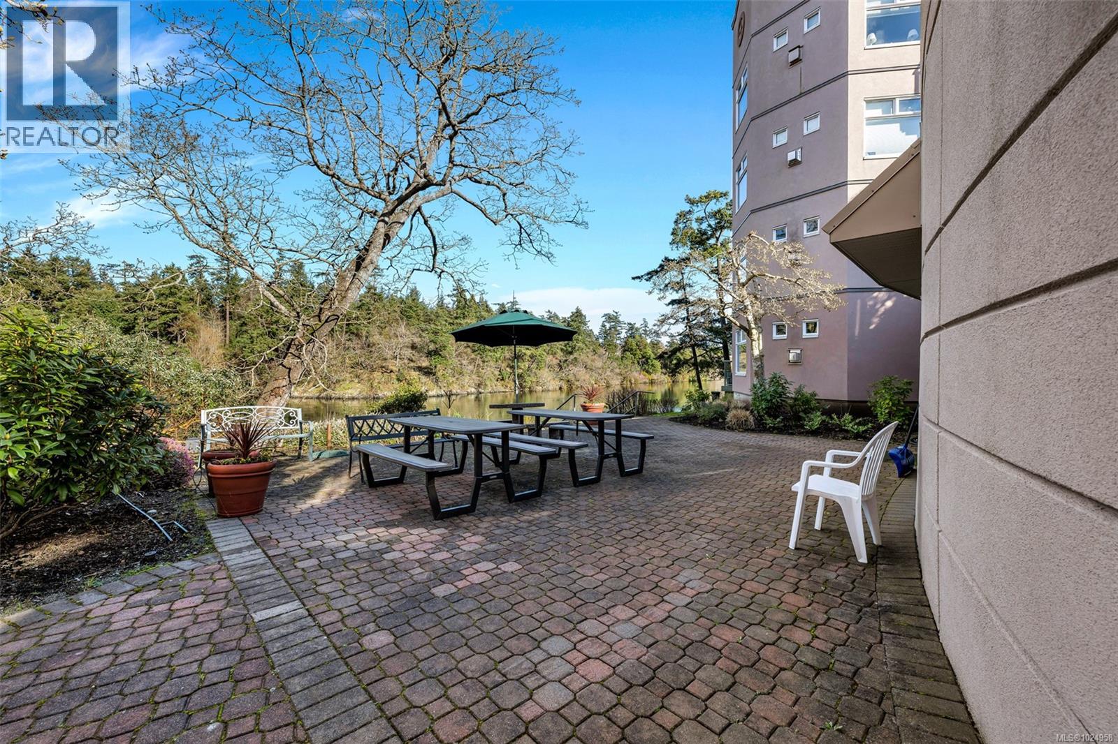 306 1085 Tillicum Rd, Esquimalt, British Columbia  V9A 7M3 - Photo 31 - 1024958