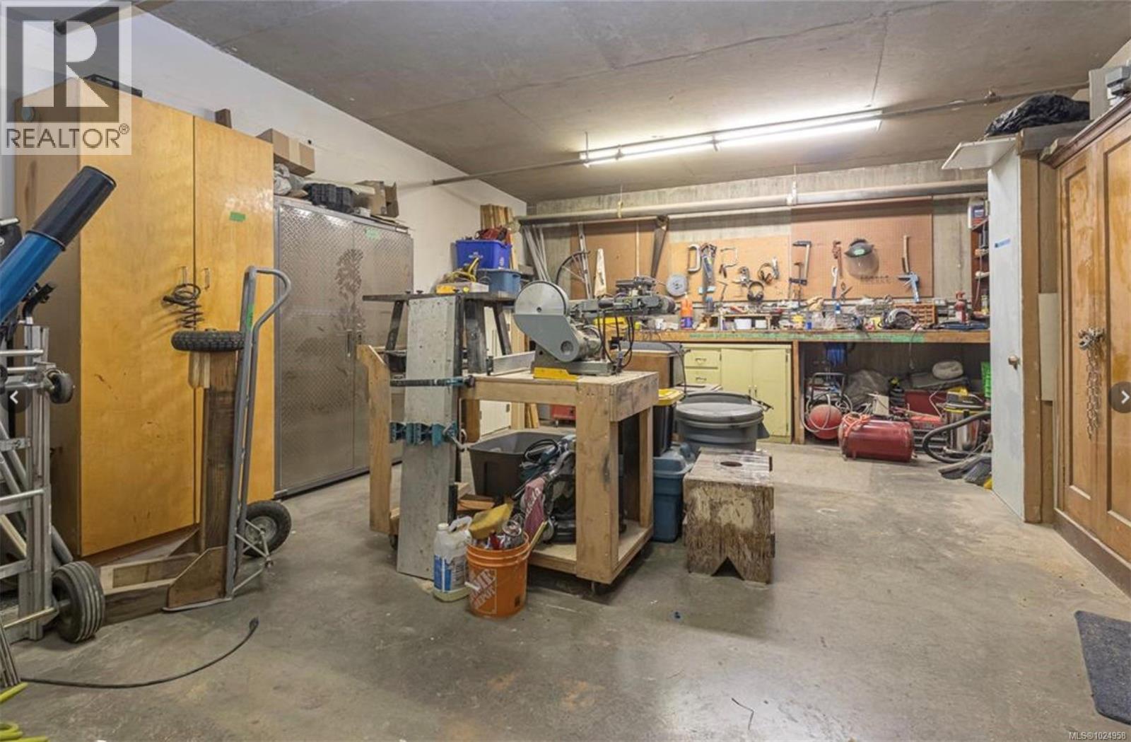 306 1085 Tillicum Rd, Esquimalt, British Columbia  V9A 7M3 - Photo 29 - 1024958