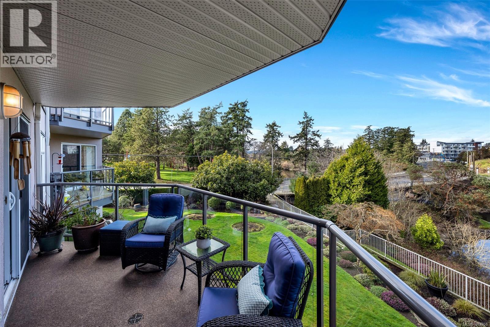 306 1085 Tillicum Rd, Esquimalt, British Columbia  V9A 7M3 - Photo 15 - 1024958