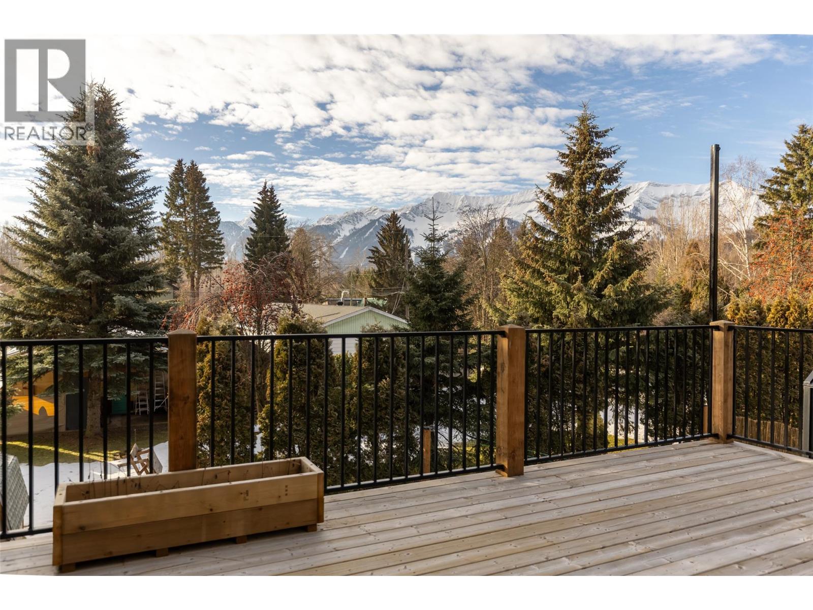 1360 Mcleod Avenue, Fernie, British Columbia  V0B 1M1 - Photo 47 - 10376100