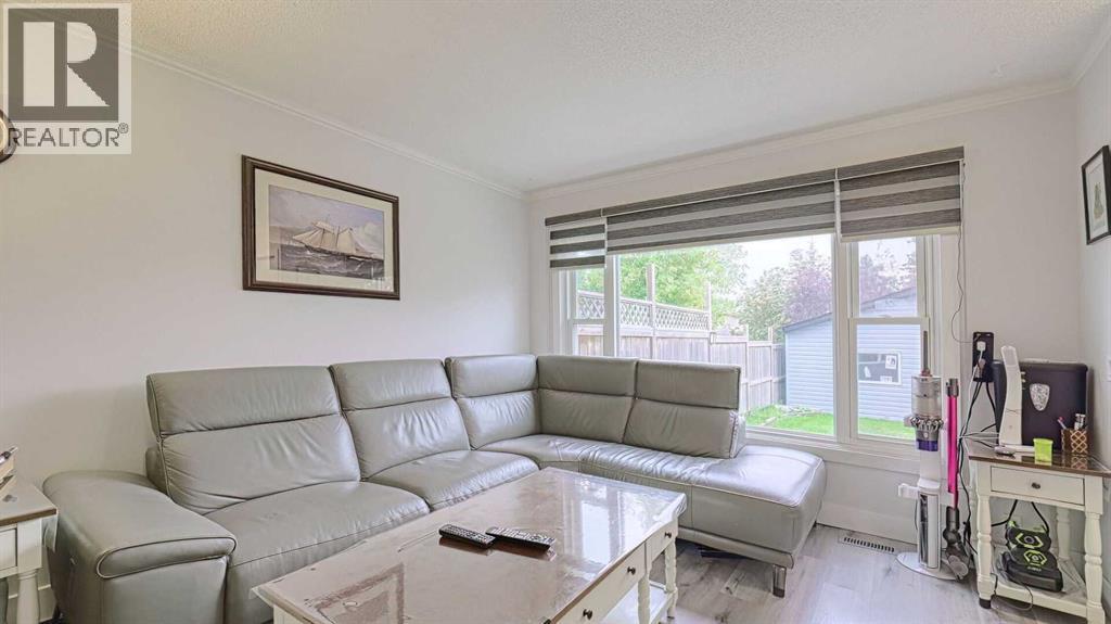 559 Abinger Road Ne, Calgary, Alberta  T2A 6M4 - Photo 6 - A2282503