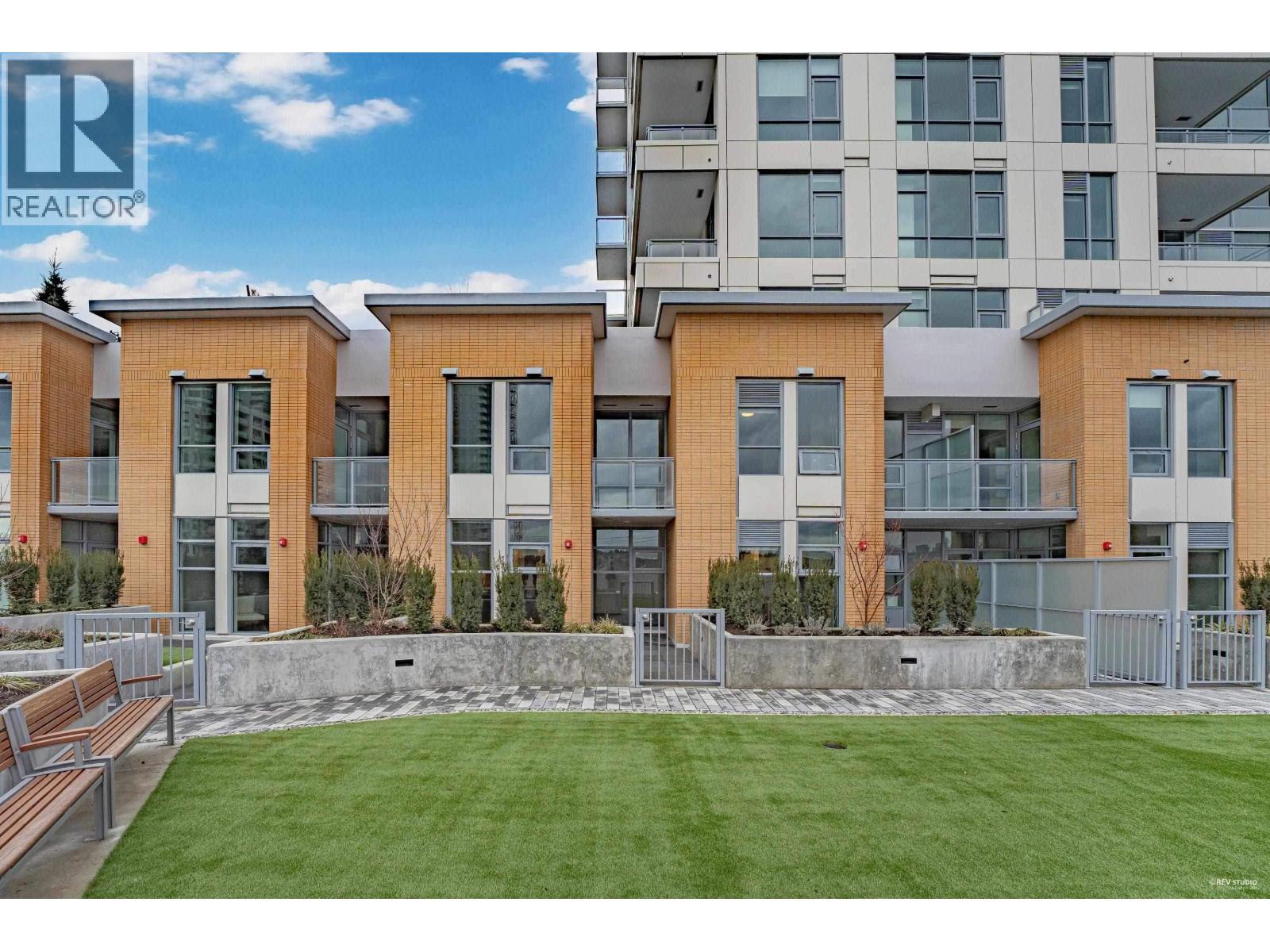 205 618 Carnarvon Street, New Westminster, British Columbia  V3M 0N9 - Photo 1 - R3090260