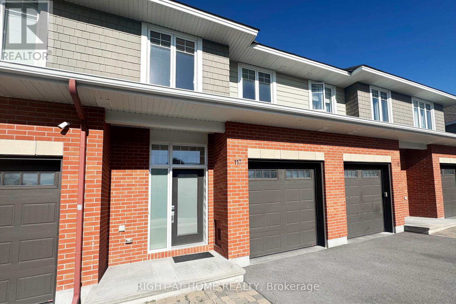 117 Escarpment Crescent, Ottawa, Ontario  K2T 0L8 - Photo 2 - X12795884