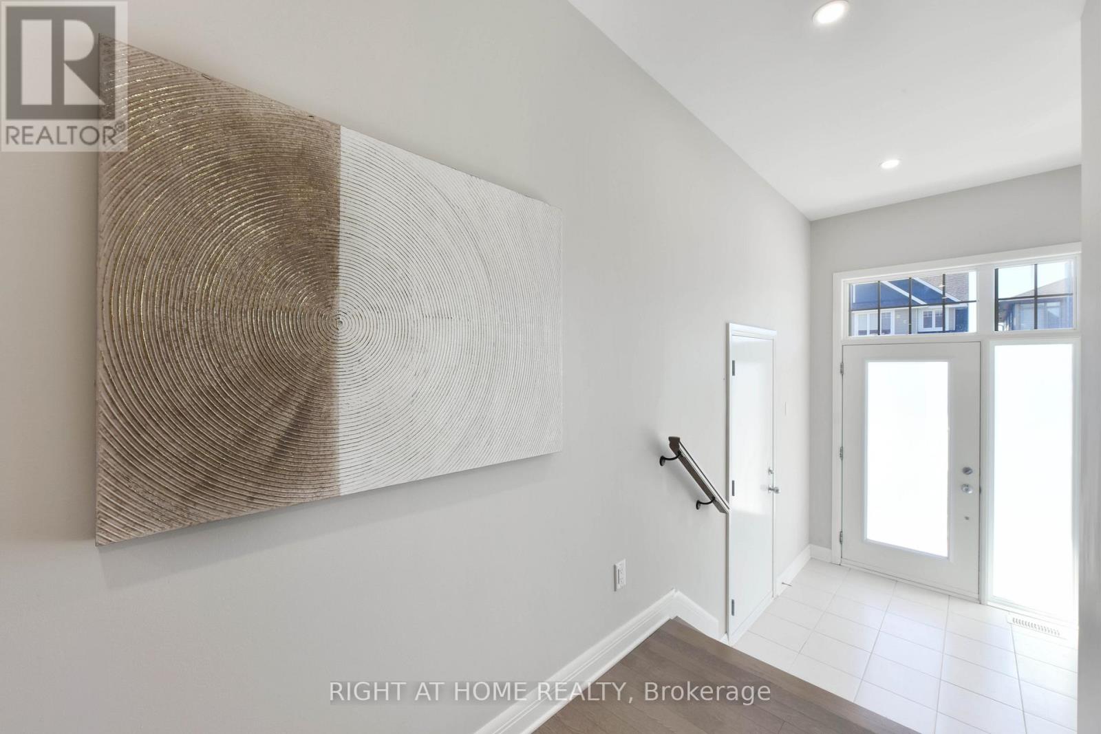 117 Escarpment Crescent, Ottawa, Ontario  K2T 0L8 - Photo 4 - X12795884