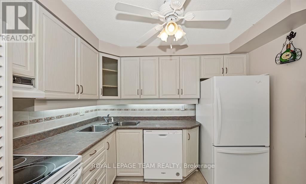 712 - 80 Sandcastle Drive, Ottawa, Ontario  K2H 9E7 - Photo 13 - X12795918