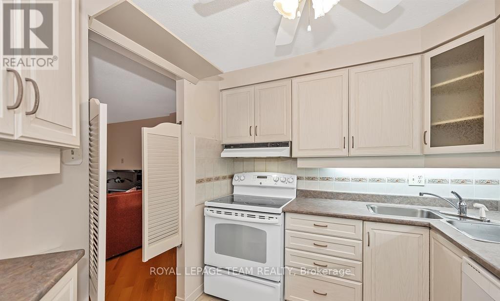 712 - 80 Sandcastle Drive, Ottawa, Ontario  K2H 9E7 - Photo 15 - X12795918