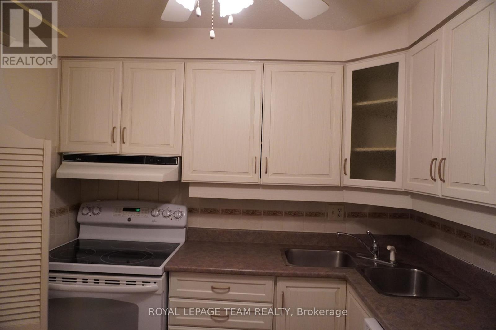 712 - 80 Sandcastle Drive, Ottawa, Ontario  K2H 9E7 - Photo 16 - X12795918