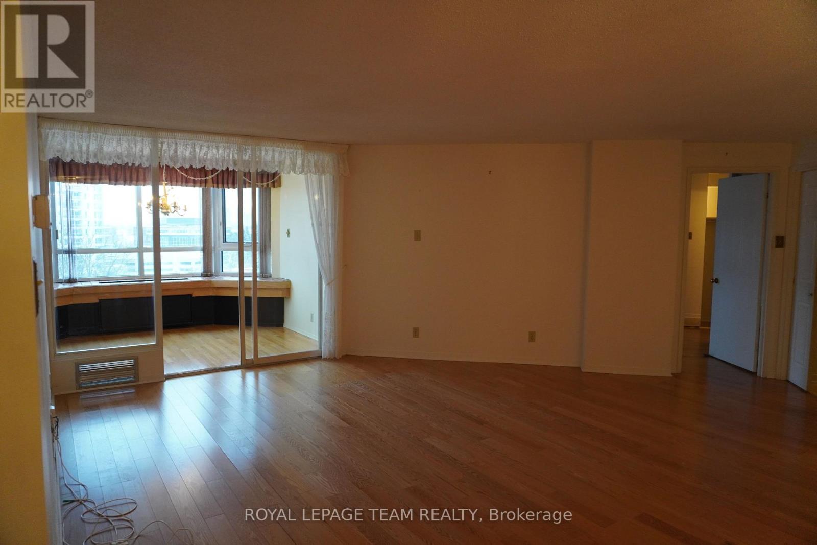 712 - 80 Sandcastle Drive, Ottawa, Ontario  K2H 9E7 - Photo 8 - X12795918