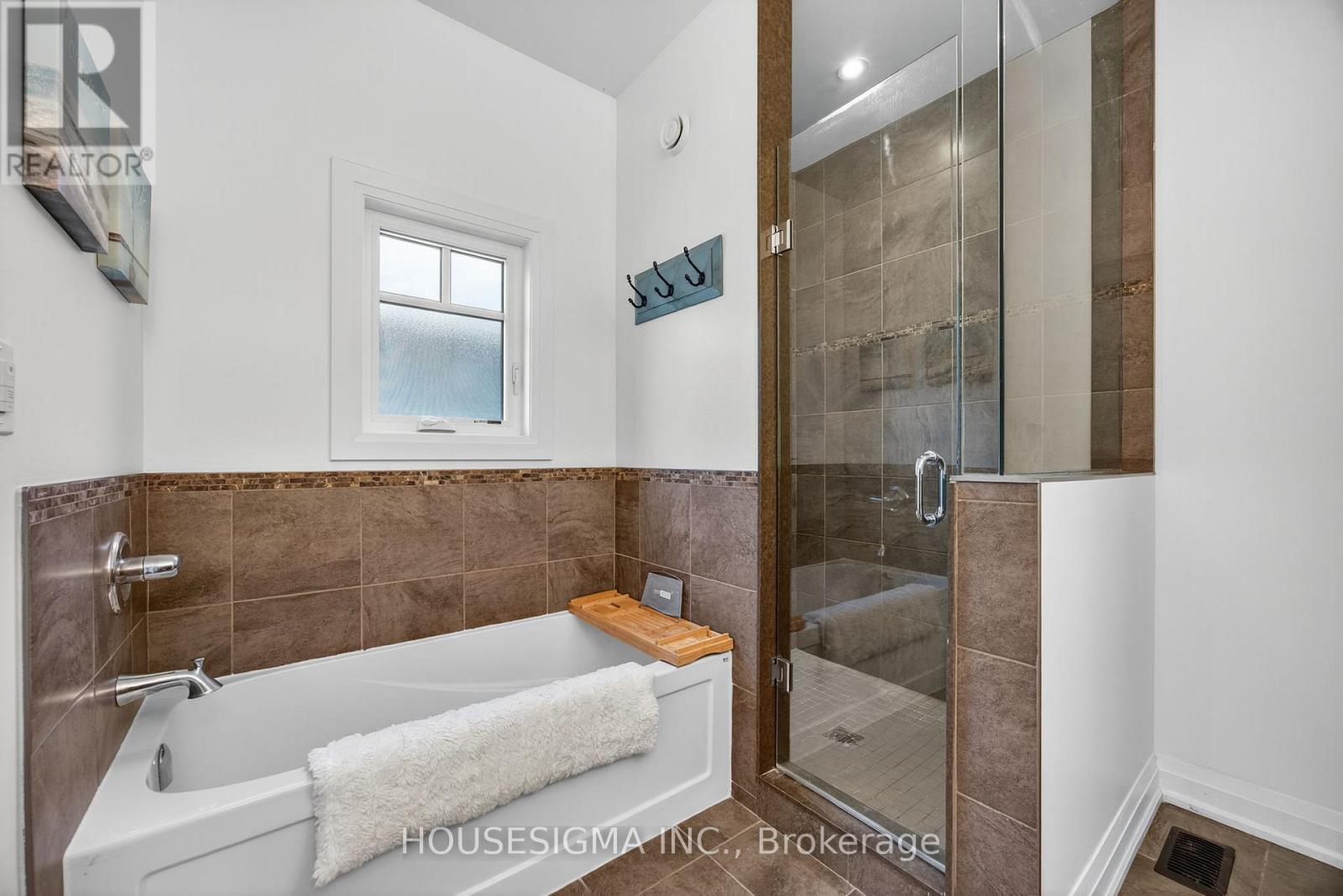 69 Landscape Drive, Oro-Medonte, Ontario  L3R 5B4 - Photo 32 - S12702024