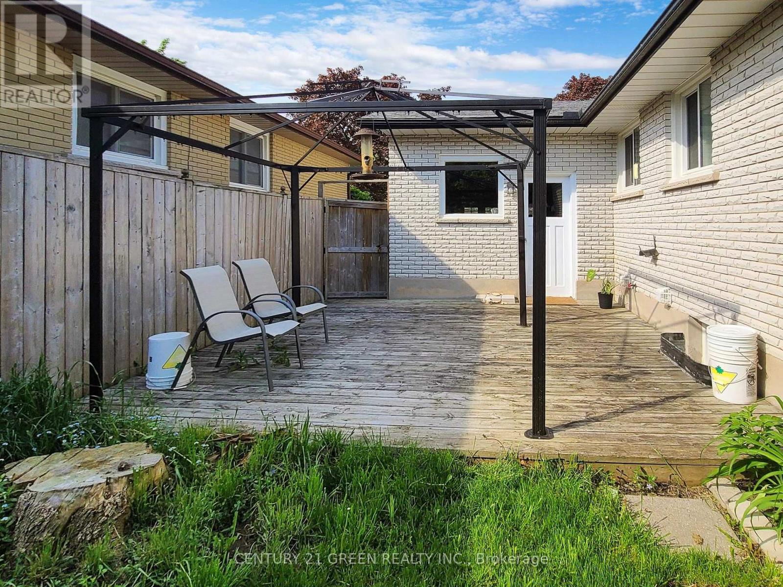 591 Dogwood Lane, Waterloo, Ontario  N2L 4Y1 - Photo 37 - X12795602