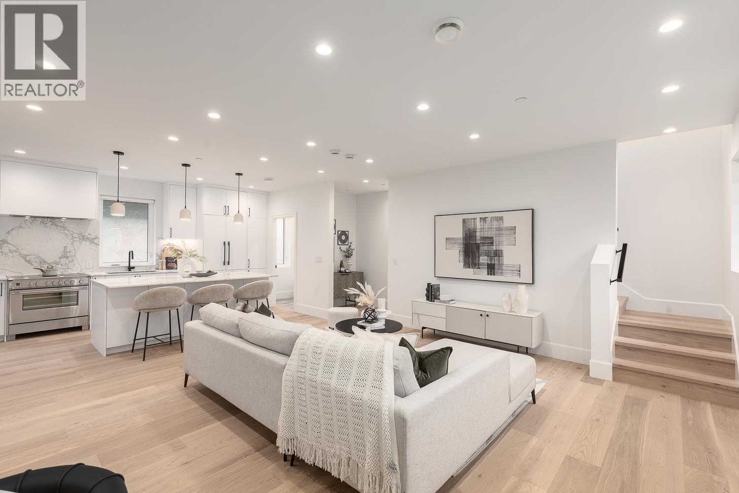 855 E 19th Avenue, Vancouver, British Columbia  V5V 1K6 - Photo 2 - R3090793