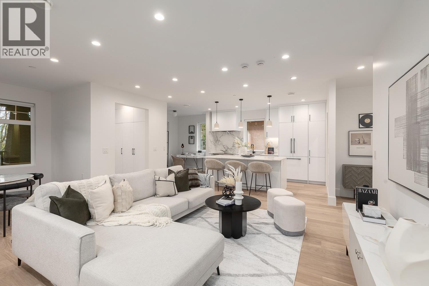 855 E 19th Avenue, Vancouver, British Columbia  V5V 1K6 - Photo 3 - R3090793