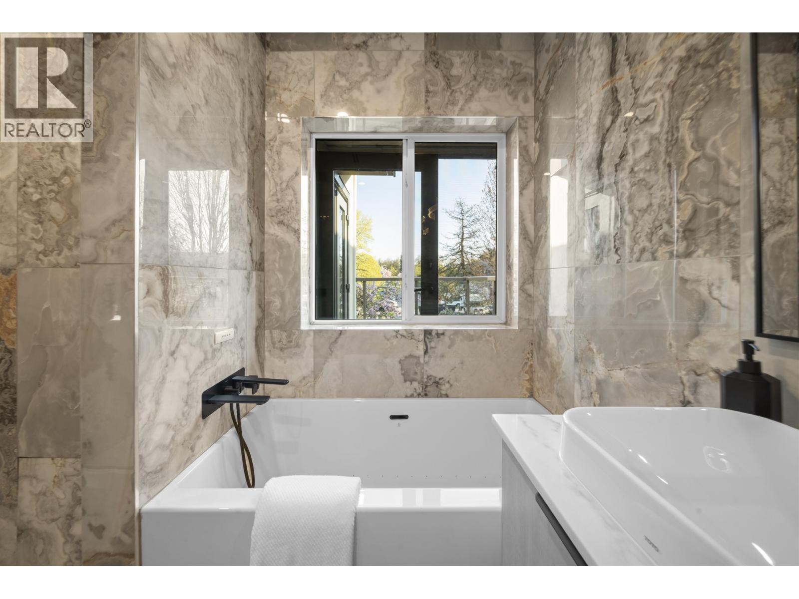 2455 W 10th Avenue, Vancouver, British Columbia  V6K 2J4 - Photo 28 - R3090816