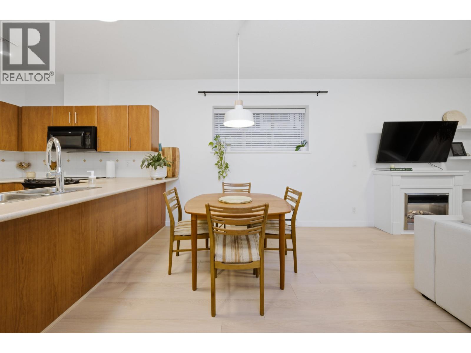 10 730 Farrow Street, Coquitlam, British Columbia  V3J 7Y7 - Photo 10 - R3090819