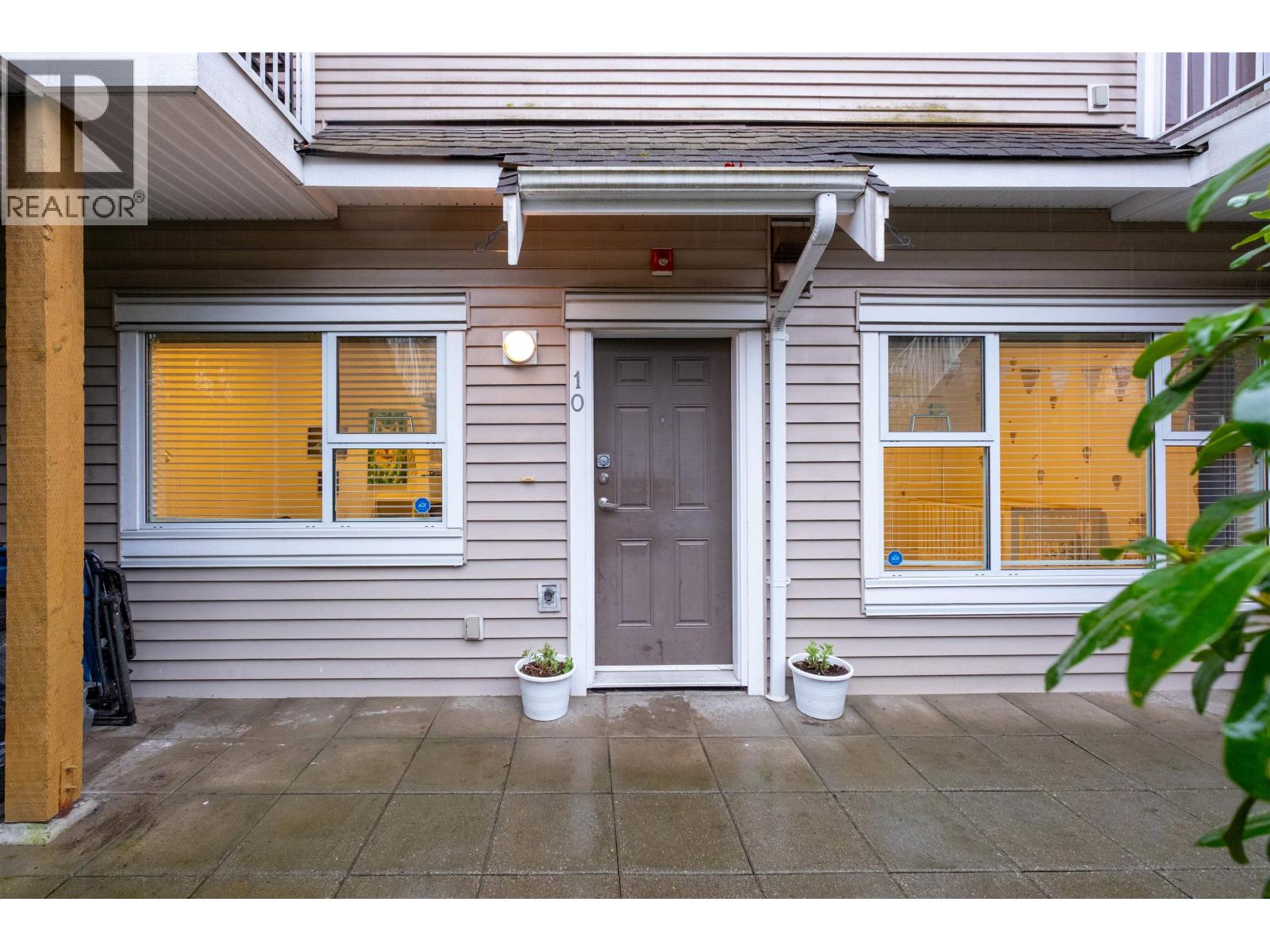 10 730 Farrow Street, Coquitlam, British Columbia  V3J 7Y7 - Photo 3 - R3090819