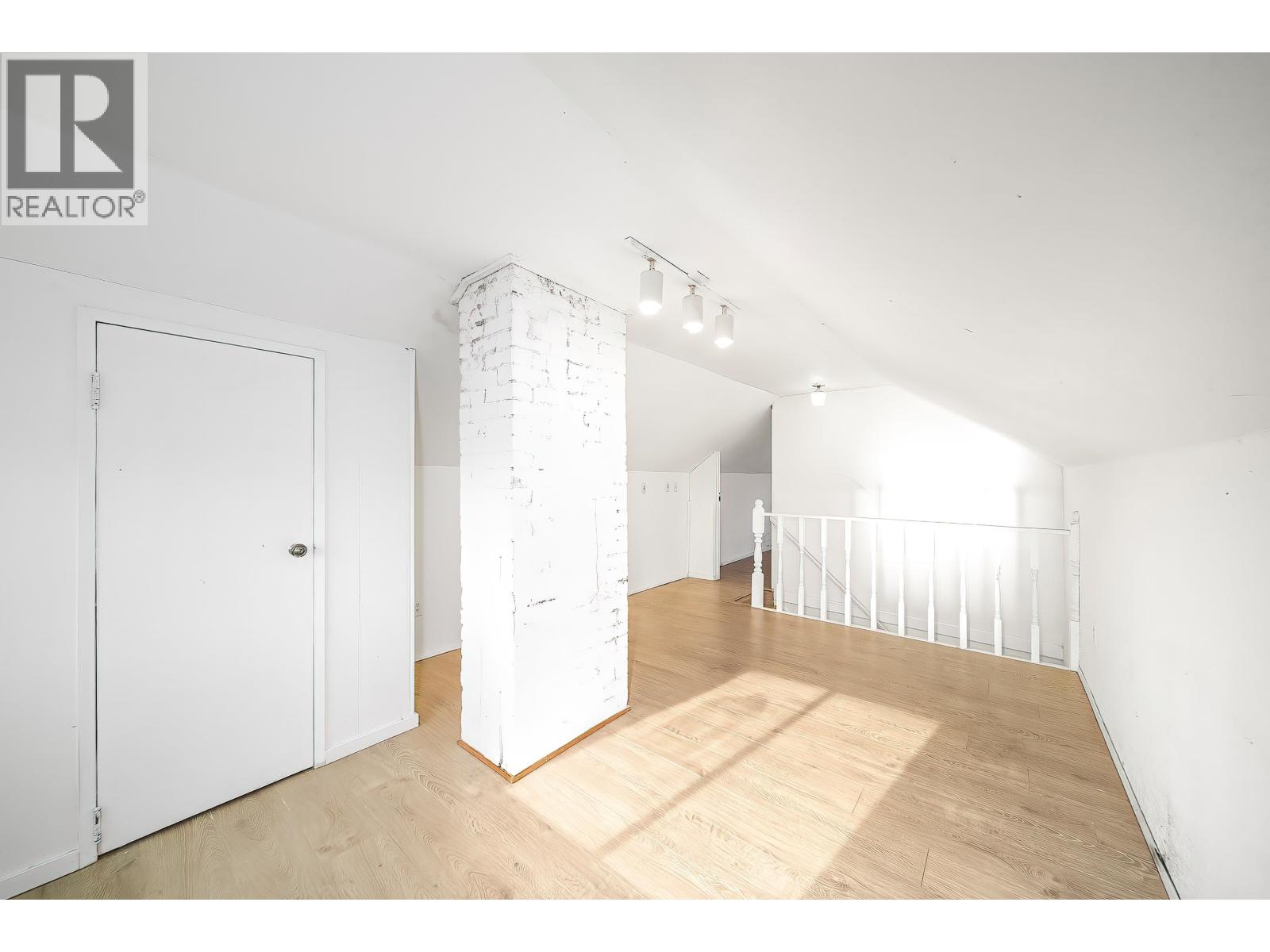 726 Tenth Street, New Westminster, British Columbia  V3M 3Z9 - Photo 24 - R3090801