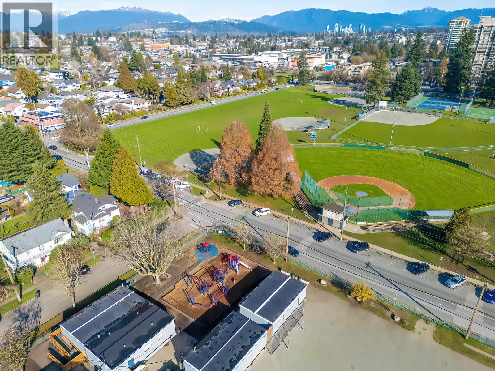 726 Tenth Street, New Westminster, British Columbia  V3M 3Z9 - Photo 32 - R3090801