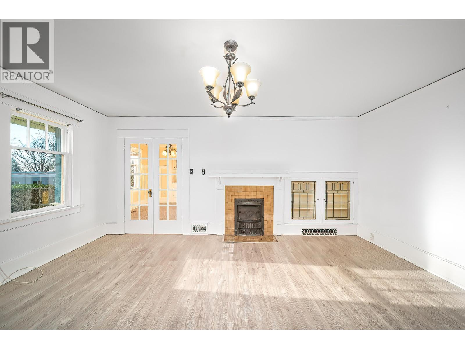 726 Tenth Street, New Westminster, British Columbia  V3M 3Z9 - Photo 4 - R3090801